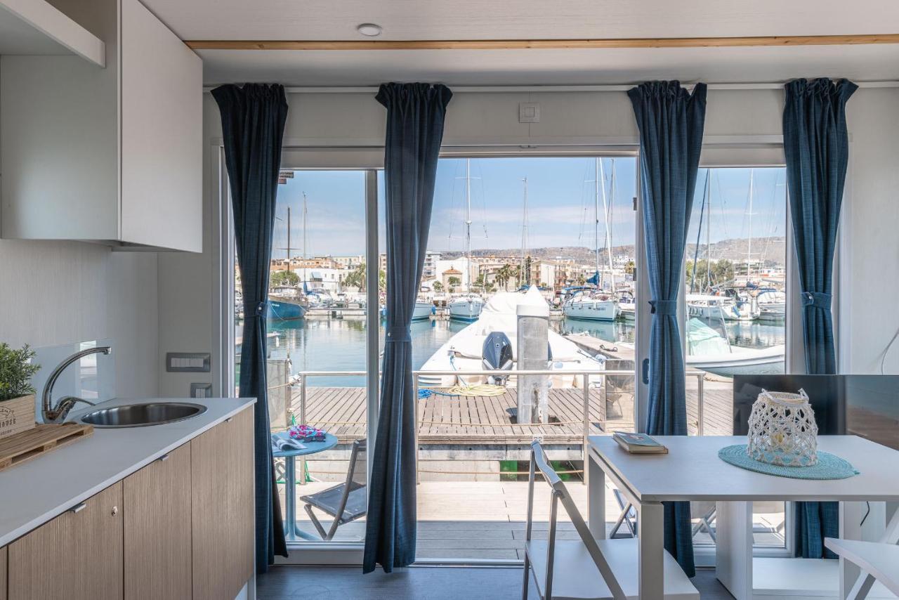 曼弗雷多尼亚 Marina Del Gargano Houseboat酒店 外观 照片