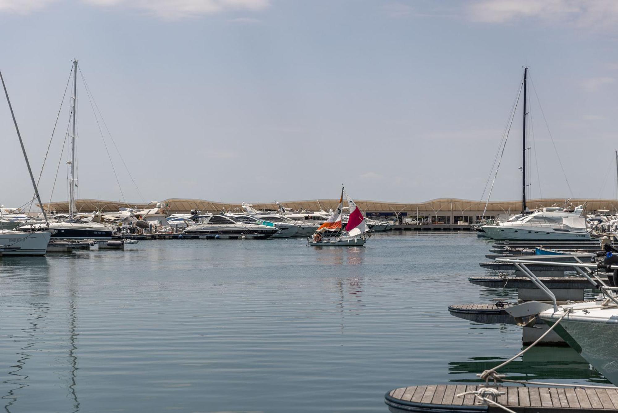 曼弗雷多尼亚 Marina Del Gargano Houseboat酒店 外观 照片