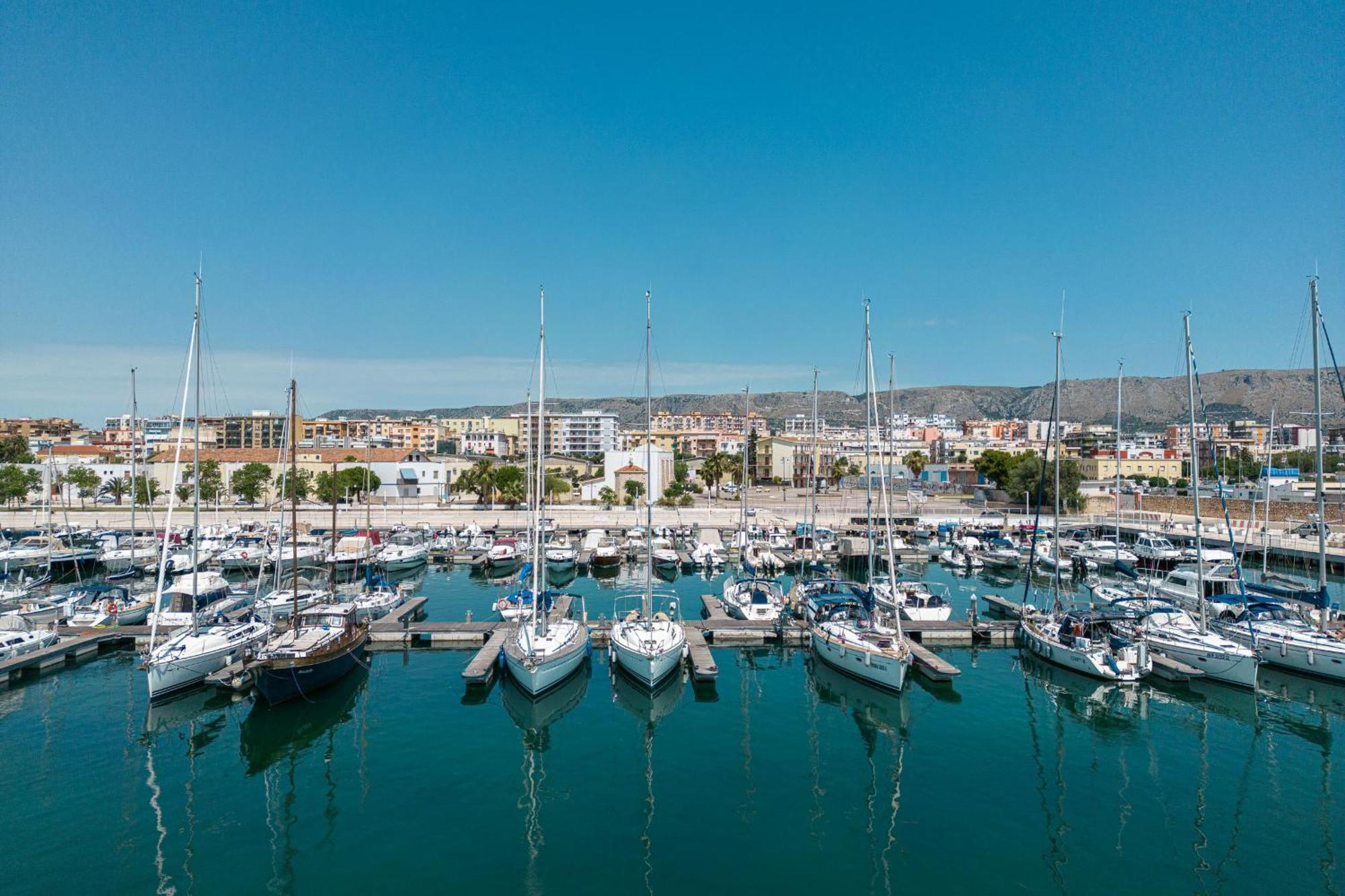 曼弗雷多尼亚 Marina Del Gargano Houseboat酒店 外观 照片