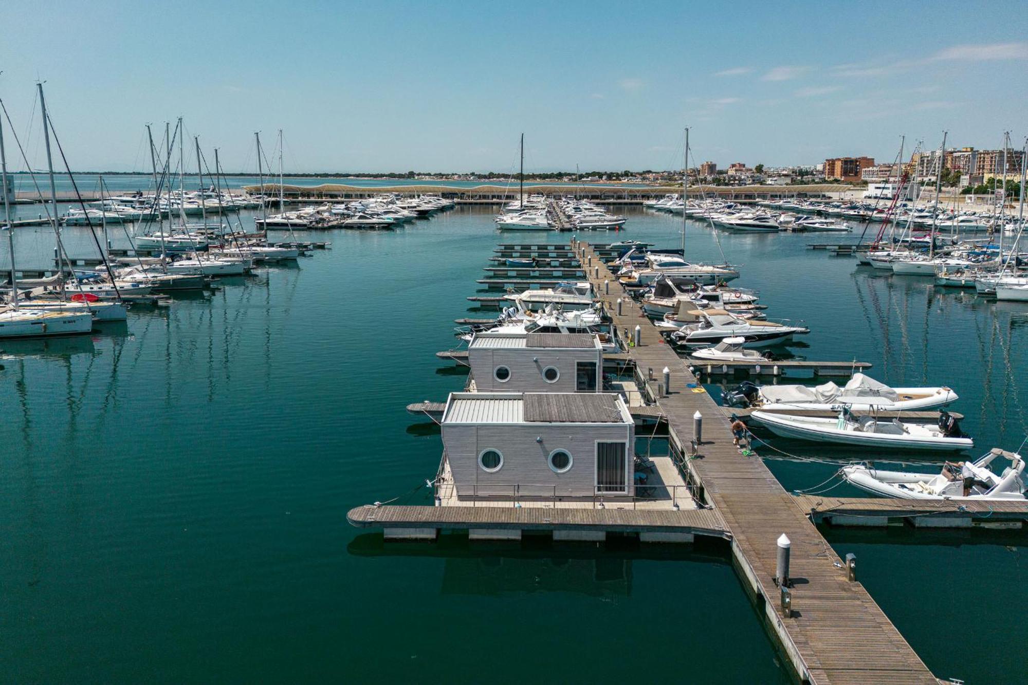 曼弗雷多尼亚 Marina Del Gargano Houseboat酒店 外观 照片