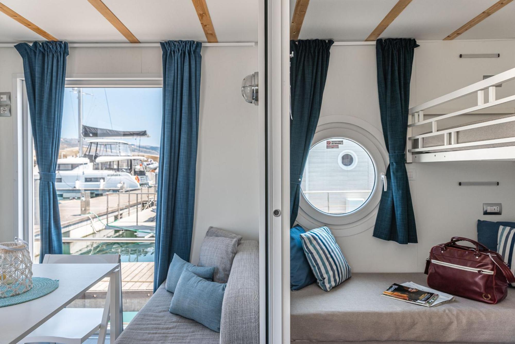 曼弗雷多尼亚 Marina Del Gargano Houseboat酒店 外观 照片